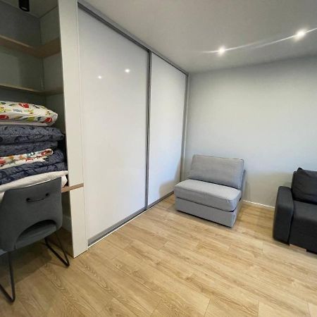 Ferienwohnung Modern 1Br Haven Near Two Parks Riga Exterior foto