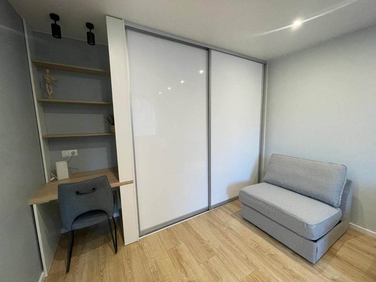 Ferienwohnung Modern 1Br Haven Near Two Parks Riga Exterior foto