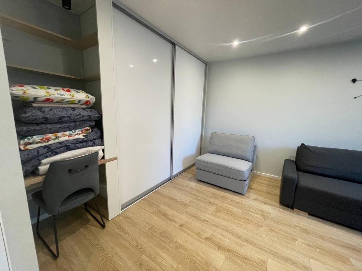 Ferienwohnung Modern 1Br Haven Near Two Parks Riga Exterior foto